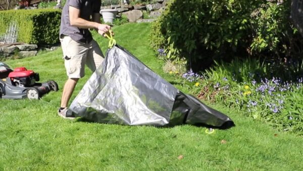 Yard Clean Up Tarp - Image 4